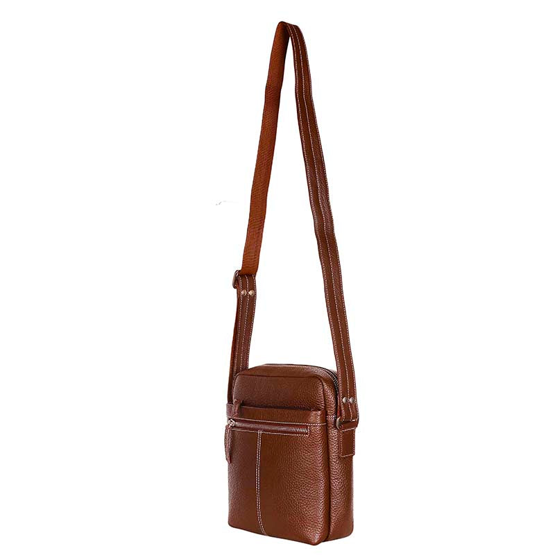 MarkStyling – Classic Pebble Tan Leather Crossbody with Front Zip Pocket Detail