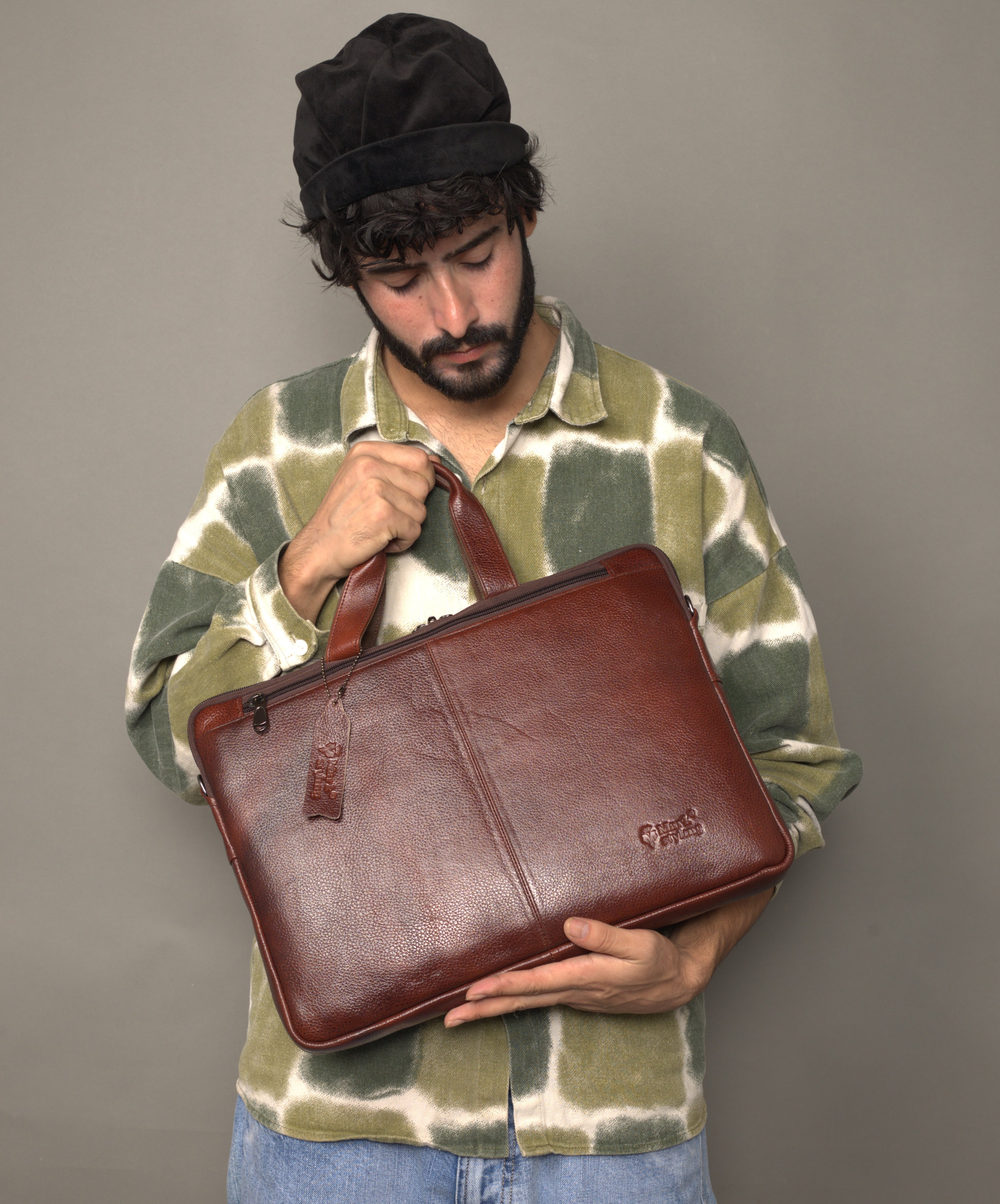 MarkStyling – Unisex – Mahogany Crest Leather Laptop Sleeve