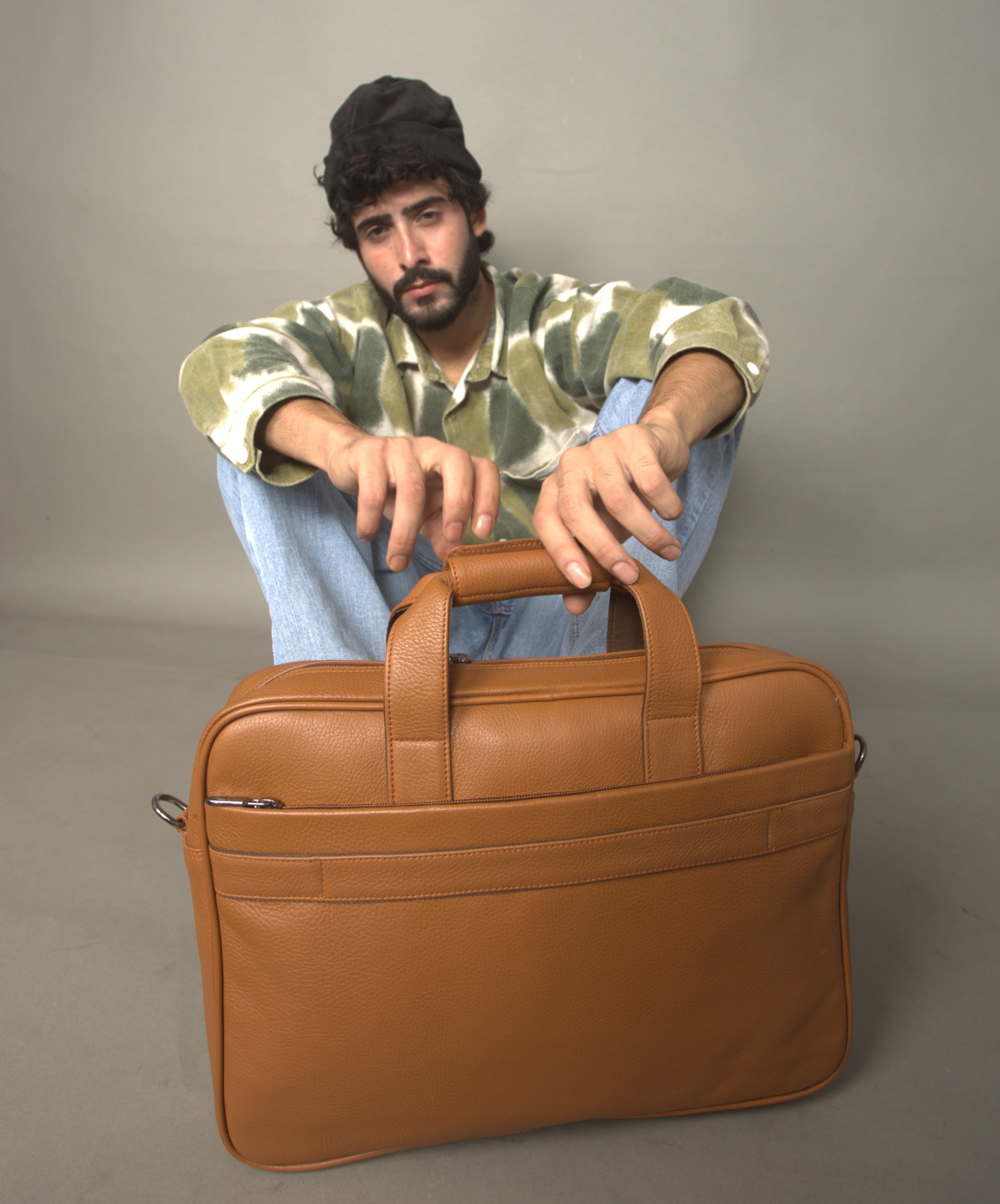 MarkStyling – Unisex – Tan Leather Slim Laptop Bag