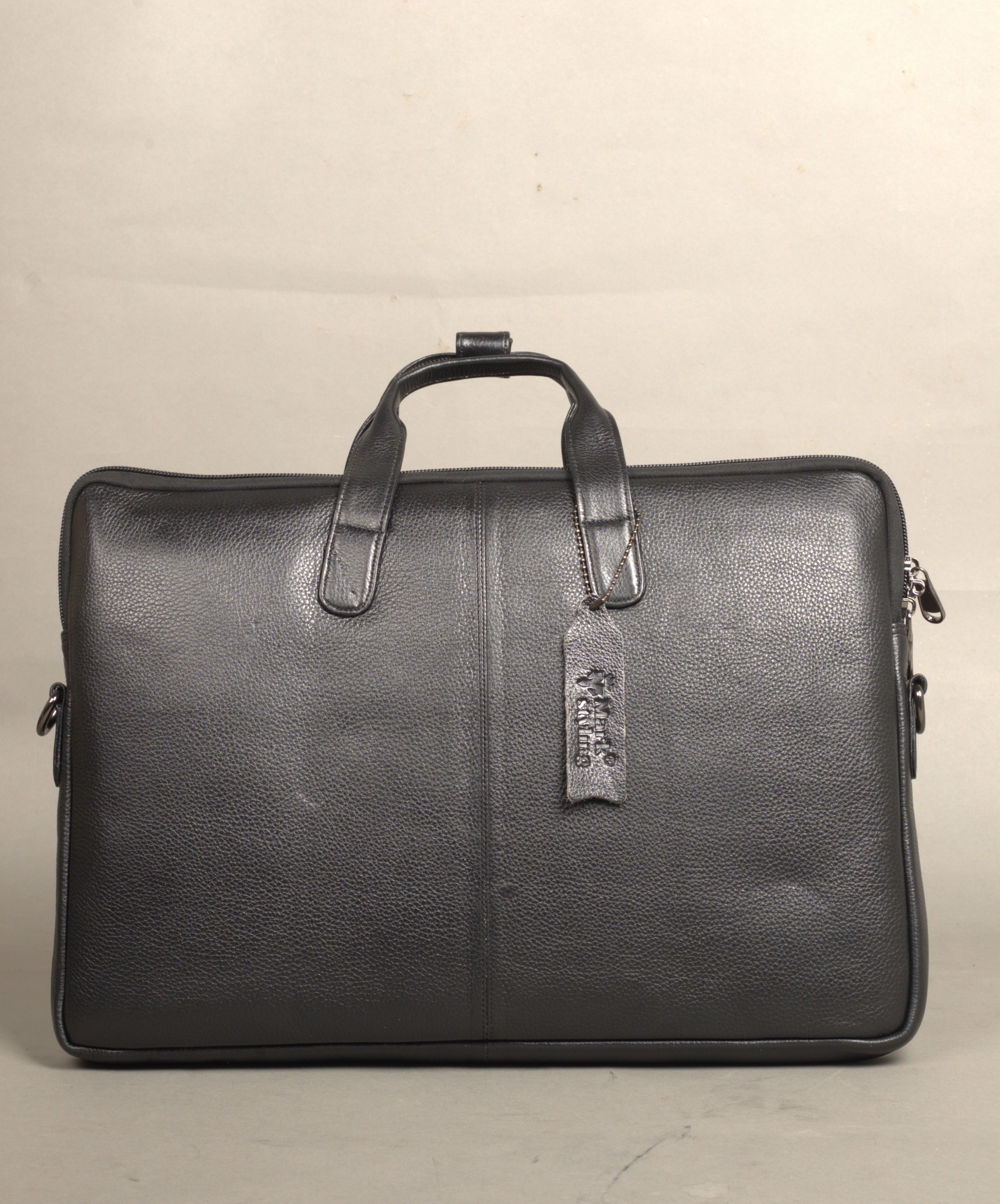 MarkStyling – Classic Black Leather Business Bag with Tag Accent