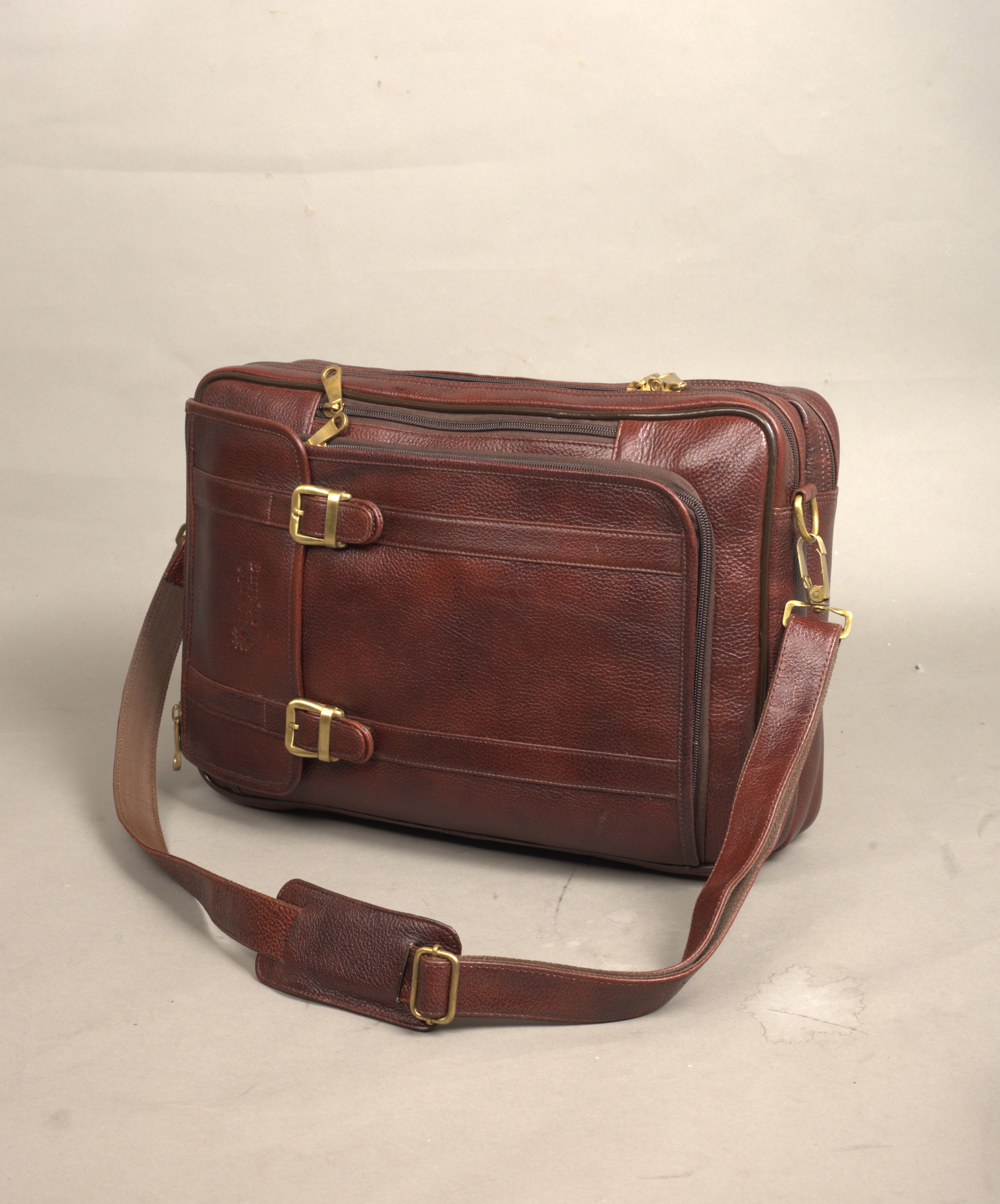 MarkStyling – Vintage Brown Leather Backpack with Dual Buckle Flap