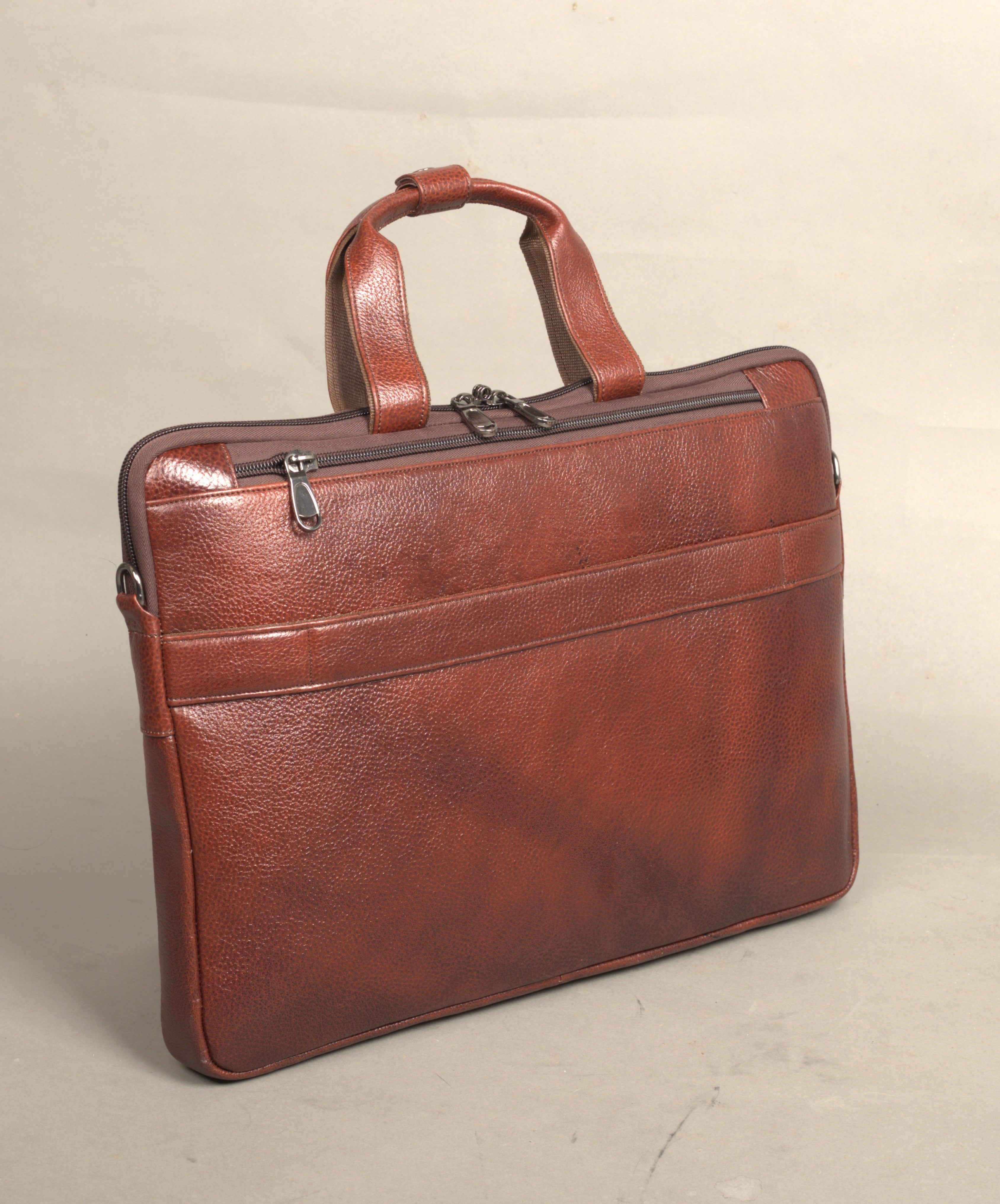 MarkStyling – Unisex – Chestnut Textured Leather Bag